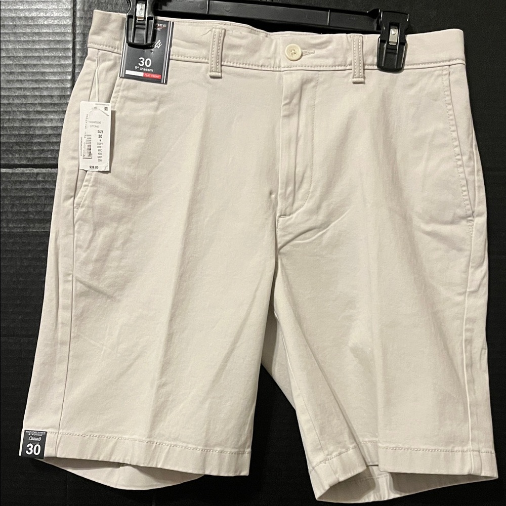 Roundtree & Yorke Men's Beige Flat Front Shorts